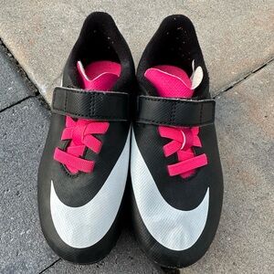 EUC Nike JR Bravata FG Cleats